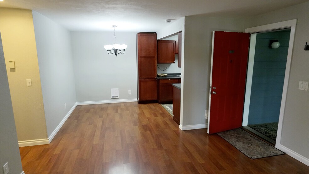 Building Photo - 16817 Larch Way