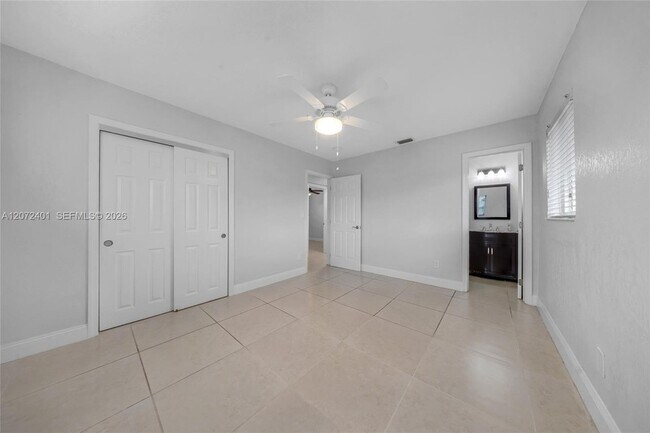 Building Photo - 8801 SW 17th St