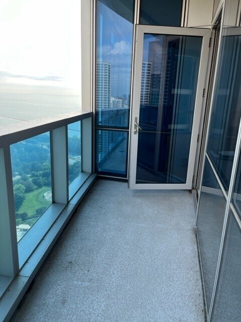 Building Photo - 1211 S Prairie Ave