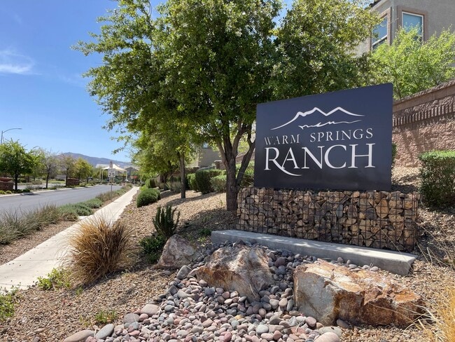 Building Photo - 3 BED 2.5 BATH 2 CAR GARAGE HOME w/ LOFT &...