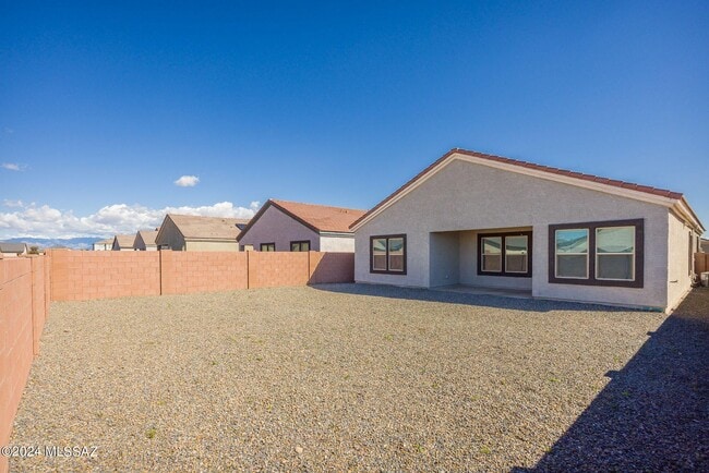 Building Photo - 12490 W Gini Ln