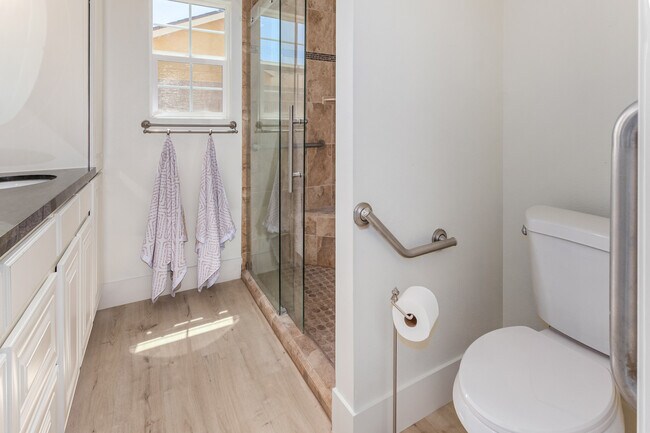 Building Photo - 15433 N 63rd St