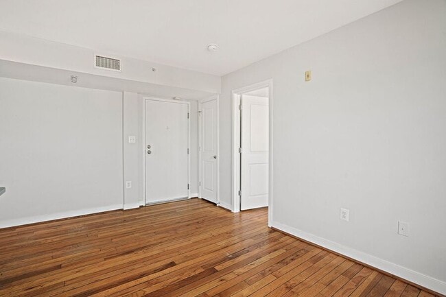 Building Photo - 420 16th St SE