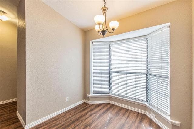 Building Photo - 1213 Wyndham Dr