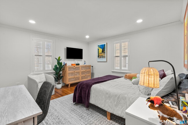 Building Photo - 180 Ruane St