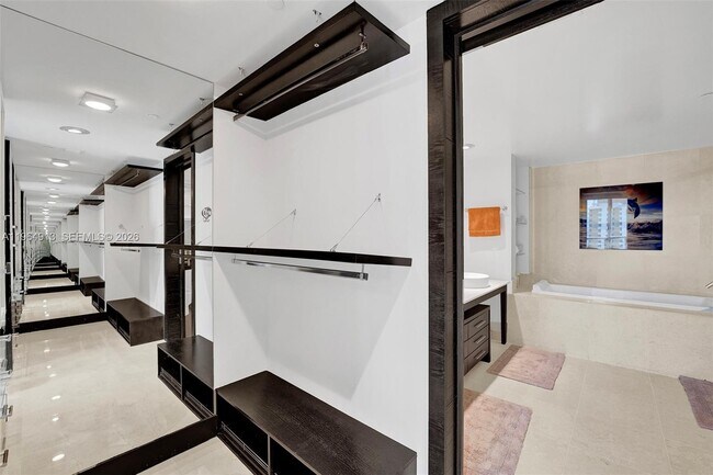 Building Photo - 465 Brickell Ave