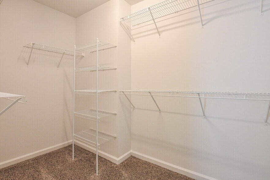 Building Photo - 2014 Gushing Dr