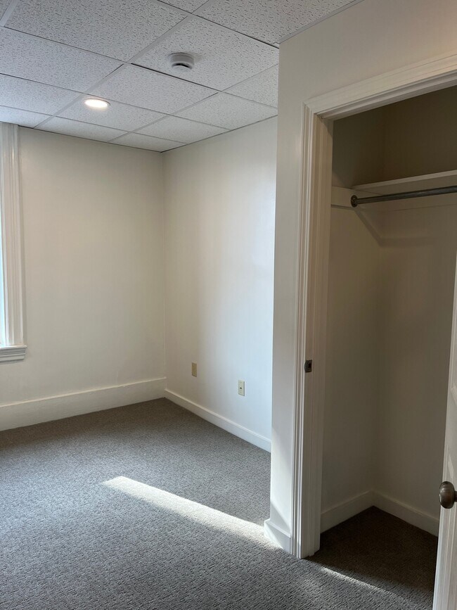 Building Photo - 39 Pleasant St