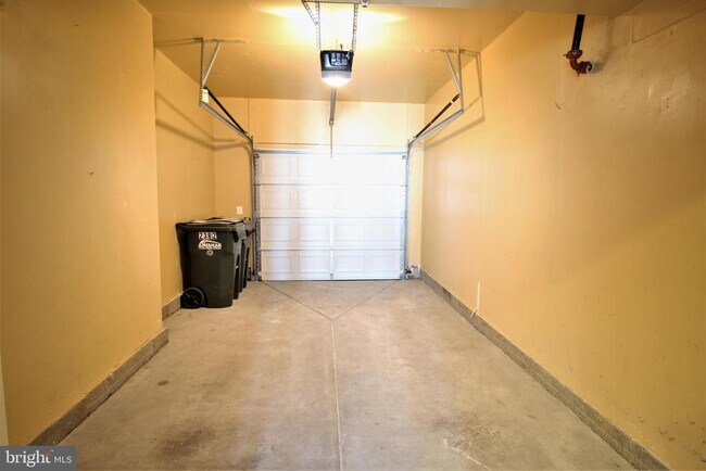 Building Photo - 2382 Brookmoor Ln