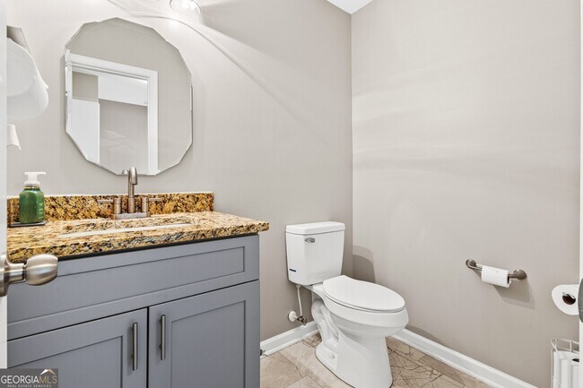Building Photo - 7155 Laurel Creek Dr