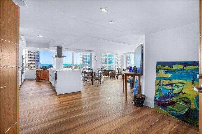 Building Photo - 400 S Pointe Dr