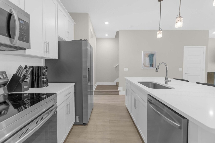 Building Photo - 7841 Spectrum Dr