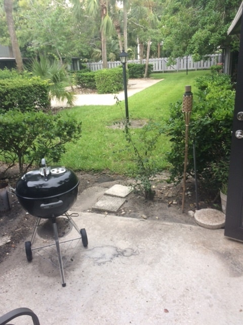 Private patio and courtyard - 695 A1A North