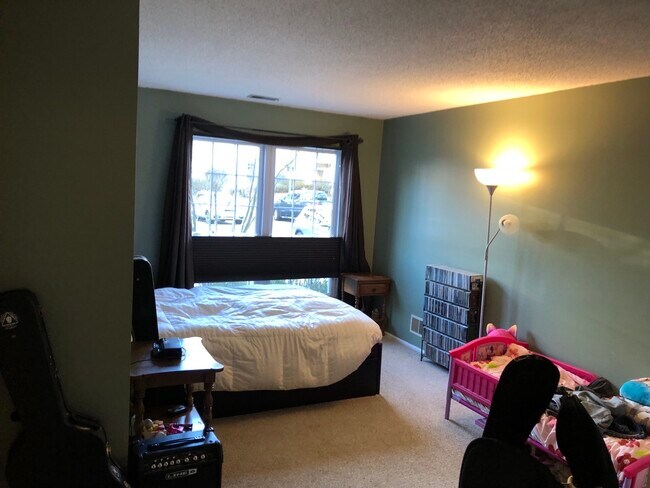 Building Photo - 1243 Mulberry Dr