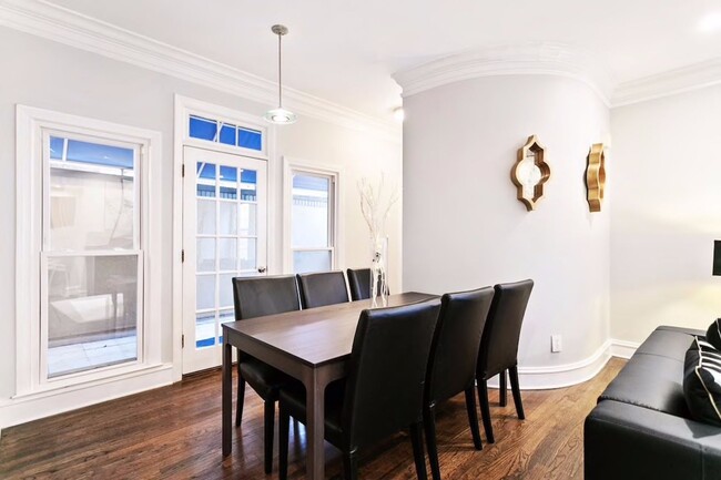 Building Photo - Luxury Midtown Private Retreat!