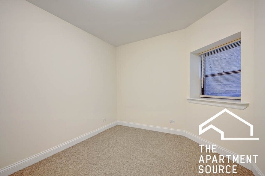 Building Photo - 2834 N Albany Ave
