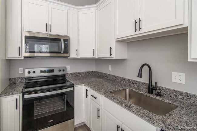 Building Photo - 2455 Crumb Rd