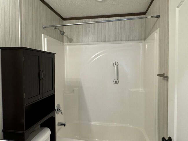 Building Photo - 48579 Leafdale Ct