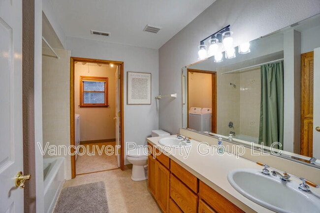 Building Photo - 745 S 21st Pl