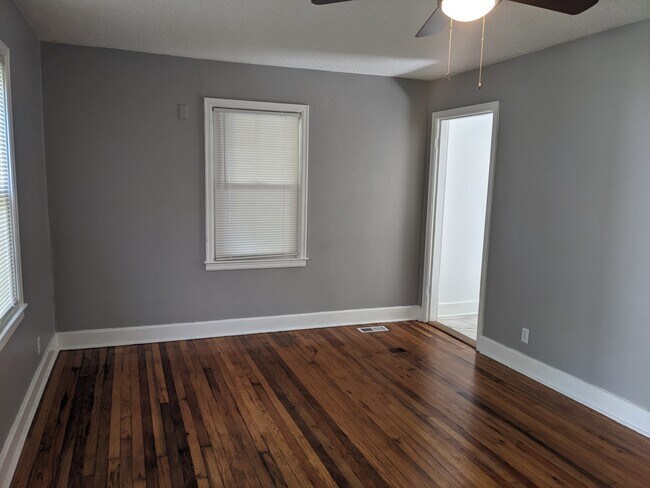 Building Photo - 1316 Sewanee Dr