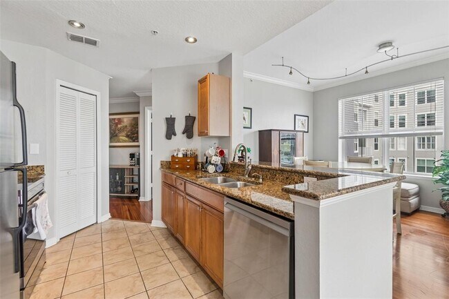 Building Photo - 700 S Harbour Island Blvd