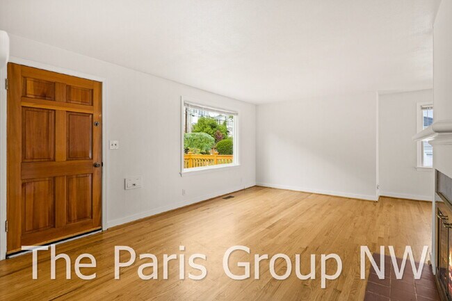 Building Photo - Delightful Magnolia 4br Remodel * Walkable Salmon Bay Location, Central Yet Quiet