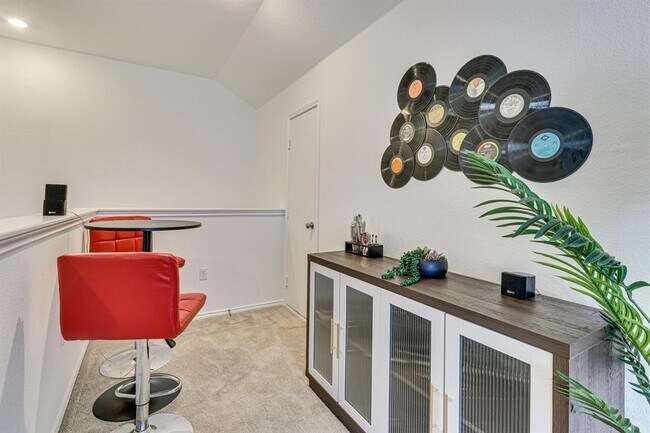 Building Photo - 10701 Steinbeck Dr