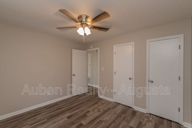 Building Photo - 2311 Walden Dr