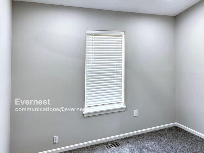 Building Photo - 875 St Michaels Dr