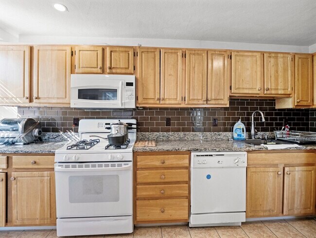 Building Photo - 95 Florida St