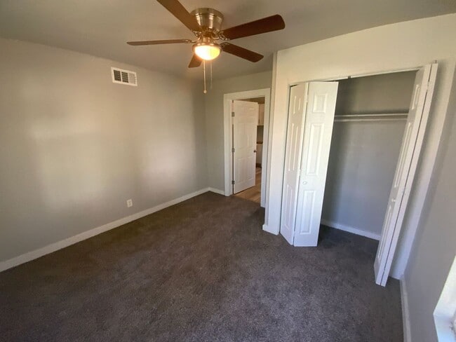 Building Photo - 1223 W 10th St