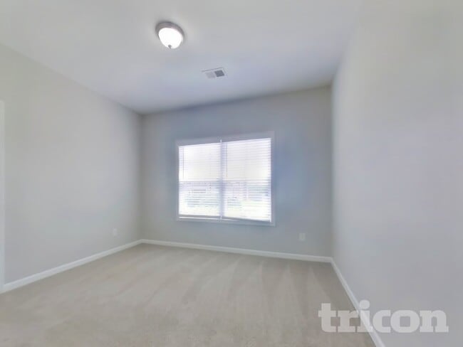 Building Photo - 56 Chimney Springs Dr SW