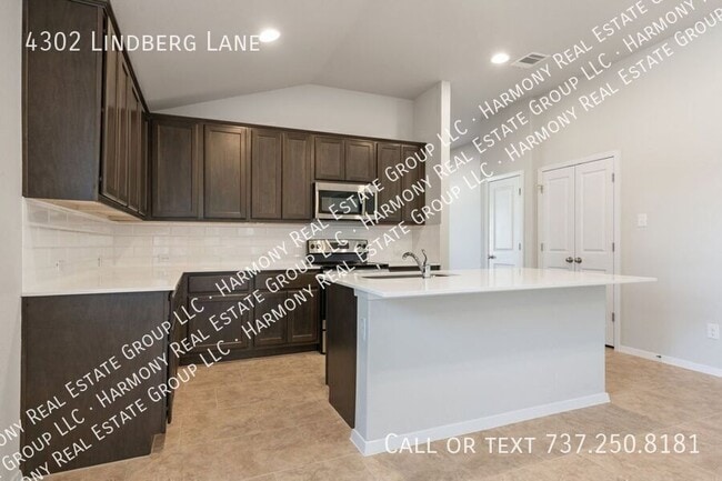 Building Photo - 4302 Lindberg Ln