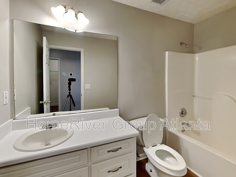 Building Photo - 649 Stonecrest Dr