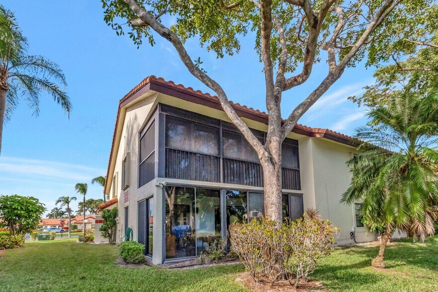 Building Photo - 10592 Tropic Palm Ave