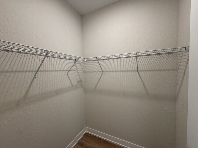 Building Photo - 2022 Dorion St
