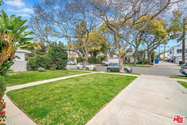 Building Photo - 1542 Harvard St