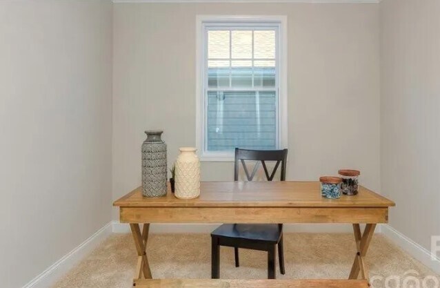 Building Photo - 758 Latrobe Dr