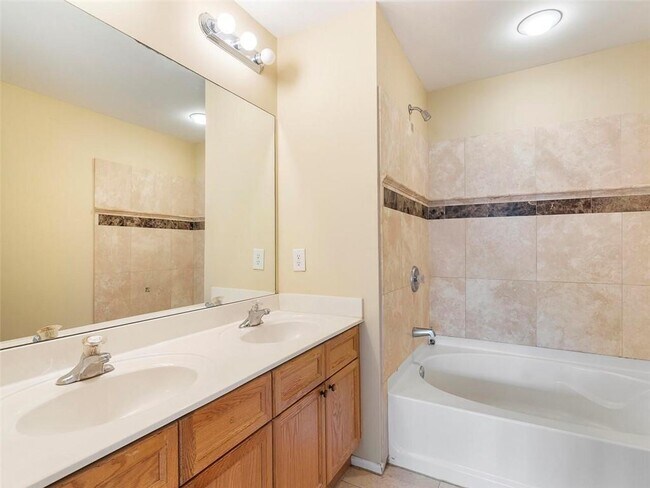 Building Photo - 1929 Hoods Fort Cir NW