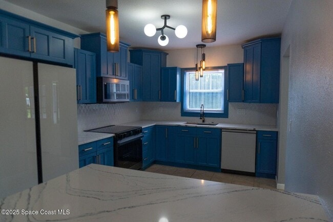 Building Photo - 1712 Pineapple Ave