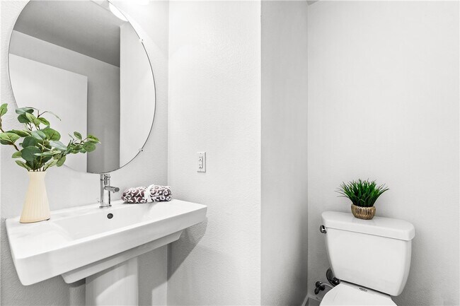 Building Photo - 706 Colorado Cir