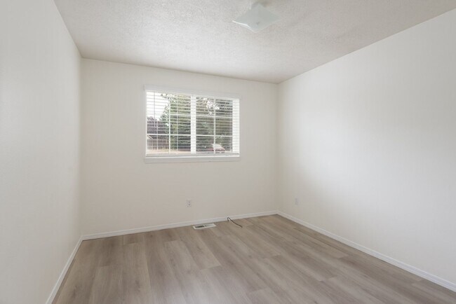 Building Photo - 63251 Gallop Ct