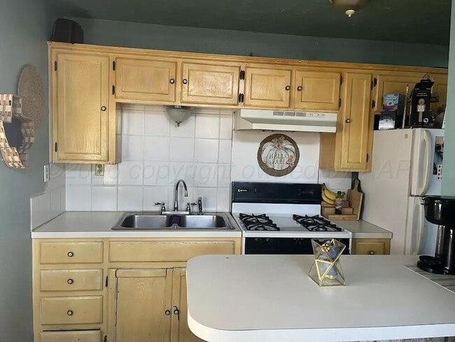 Building Photo - 905 S Madison St