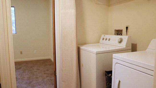 Primary Photo - 305 Ash St