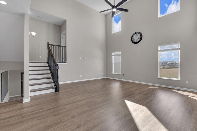 Building Photo - 2390 Glenvale Dr