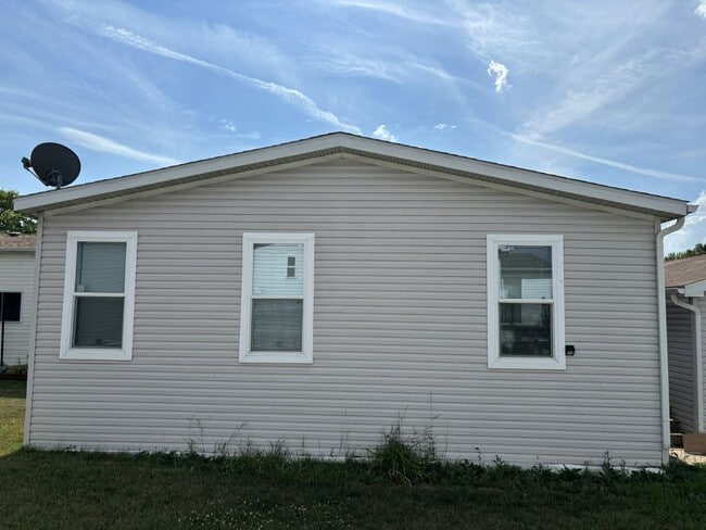 Building Photo - 25621 Shoal Creek Dr