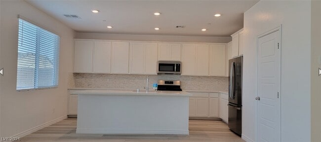 Building Photo - 3734 Rosy Carina Pl