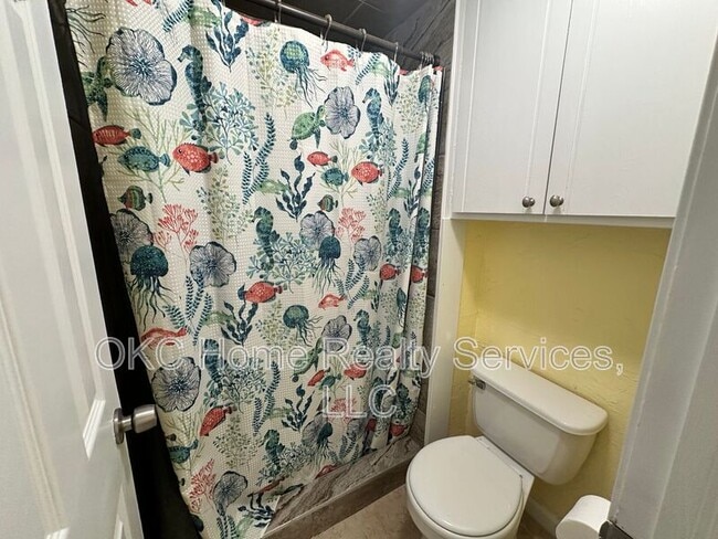 Building Photo - 11004 NW 115th St