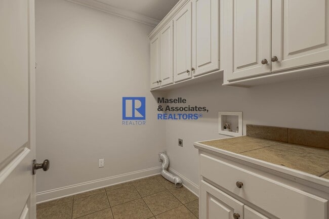 Building Photo - 4 Bed/3 Bath home Ashbrooke Subdivision Madison MS