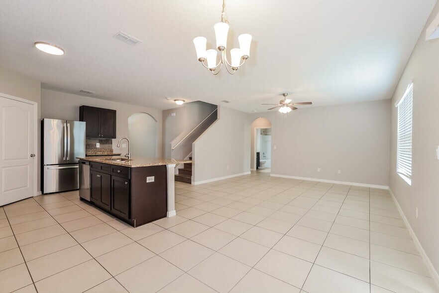 Building Photo - 3286 Landing Vw